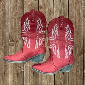 Red and white cowgirl boots Size 9 Low heel